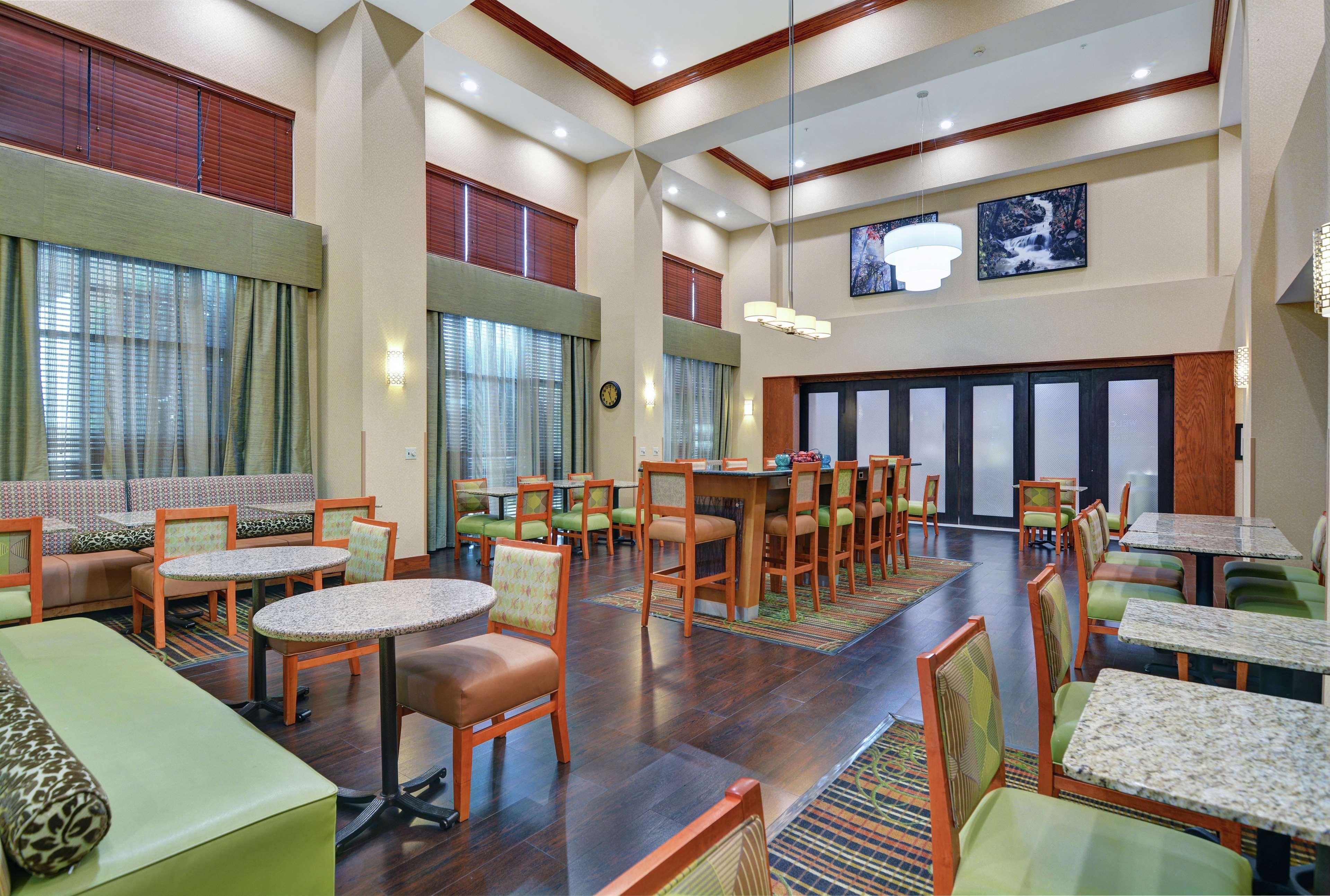 Hampton Inn Fayetteville Exterior foto